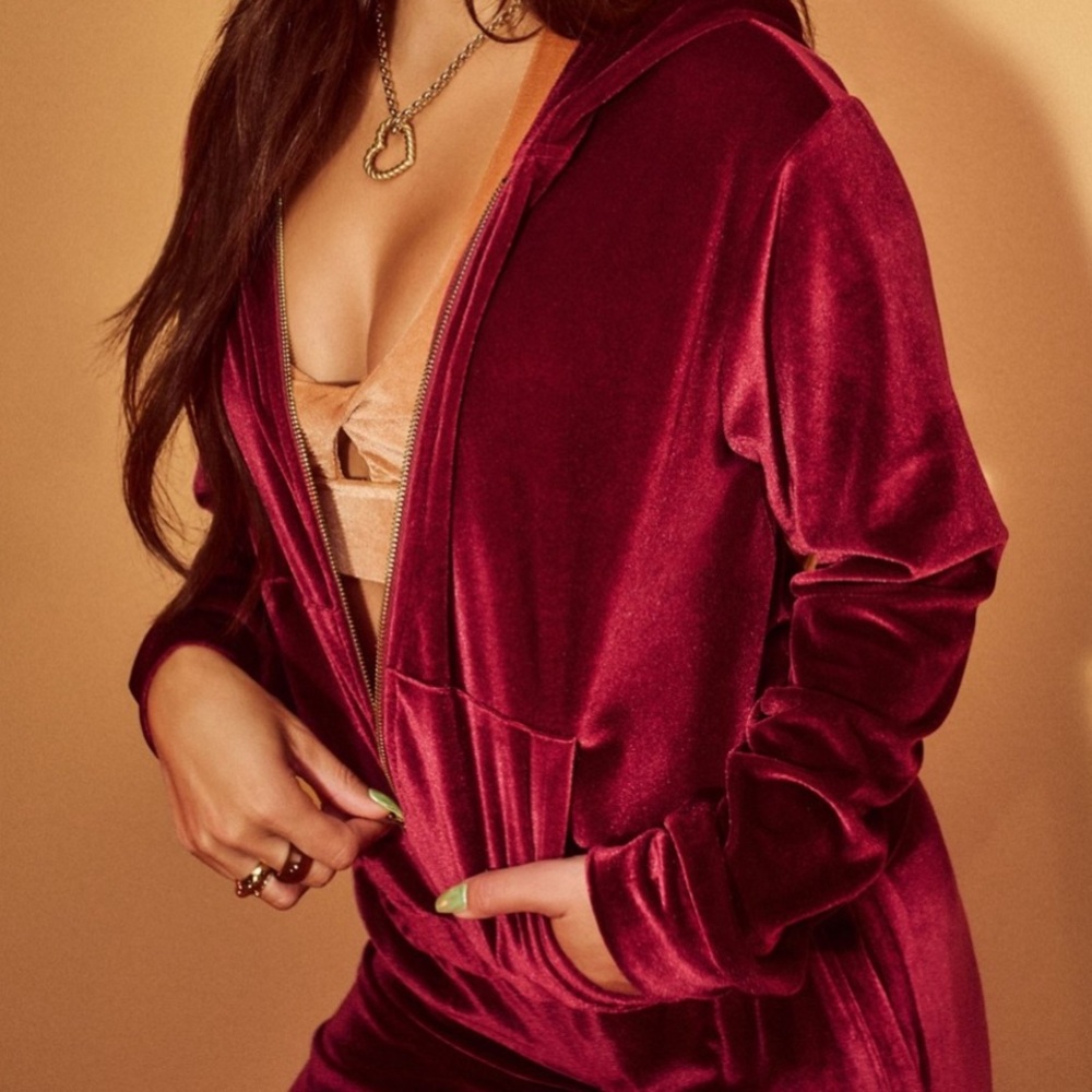 Limited Edition Fabletics X Vanessa Hudgens “Donna Velour Hoodie”